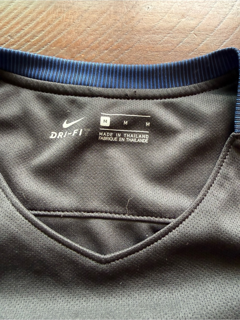 Nike USA Soccer Jersey - Black with Red & Navy Sleeves 2016 away - Picture 3 of 4